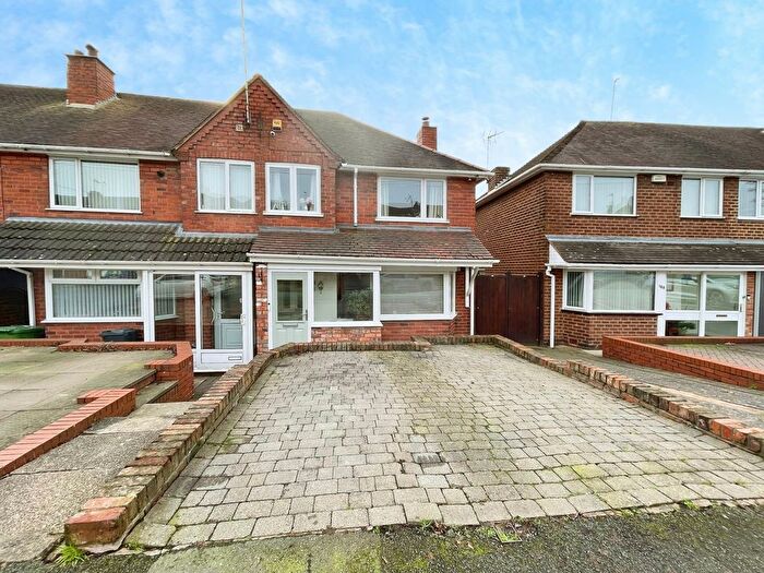 3 Bedroom Semi-Detached House For Sale In Tyndale Crescent, Birmingham, B43
