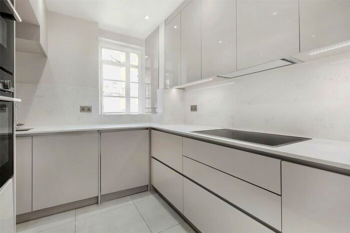 3 Bedroom Apartment To Rent In Dorset House, Gloucester Place, London, NW1