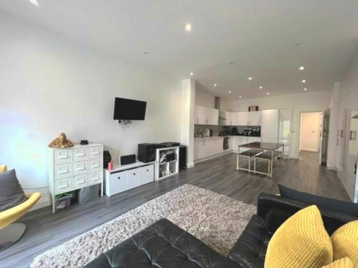 4 Bedroom End Of Terrace House To Rent In Watling Street, Radlett, WD7