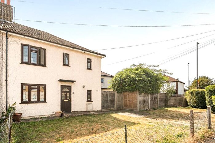 5 Bedroom Semi Detached House For Sale In Mount Road, Mitcham, CR4