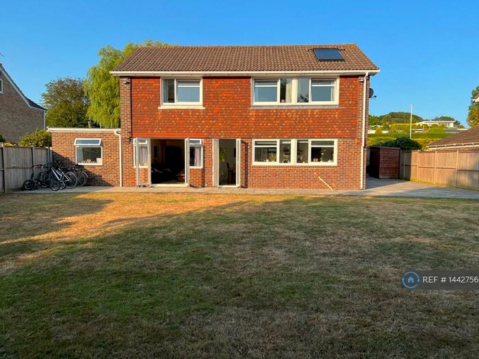 5 Bedroom Detached House To Rent In Cliff Road, Hythe, CT21