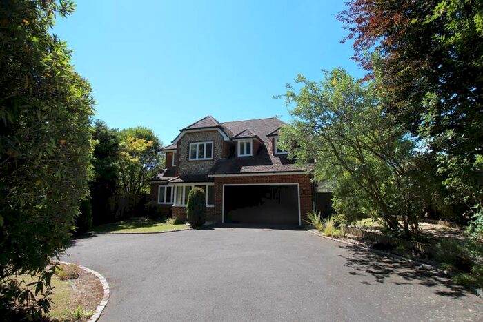 5 Bedroom Detached House To Rent In Woking, Surrey, GU21