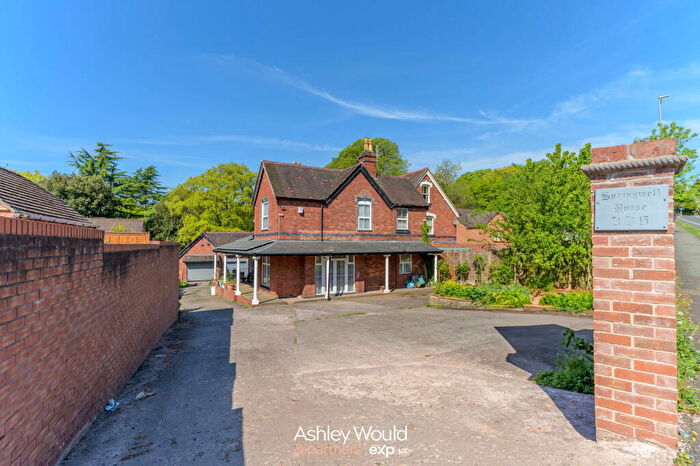 5 Bedroom Semi-Detached House For Sale In Halesowen Road, Cradley Heath, B64