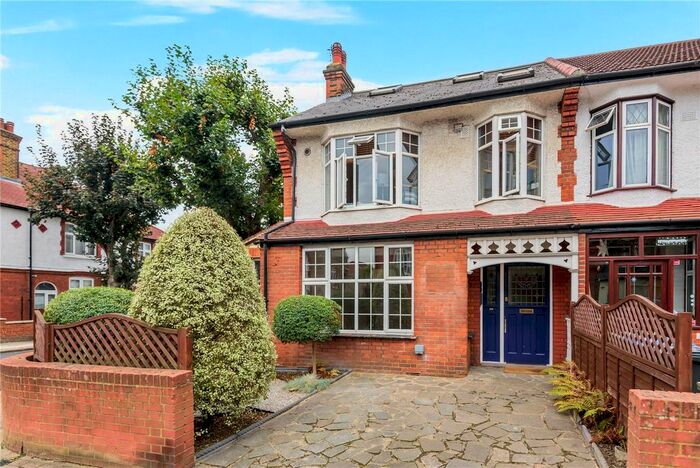 2 Bedroom Flat To Rent In Hazelwood Lane, Palmers Green, London, N13