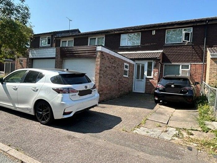 3 Bedroom Semi-Detached House For Sale In Champion Close, Leicester, LE5