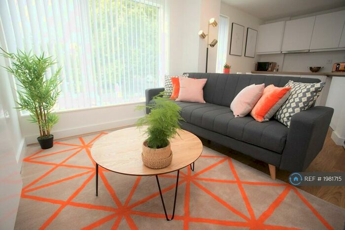 2 Bedroom Flat To Rent In Goswell Road, London, EC1V