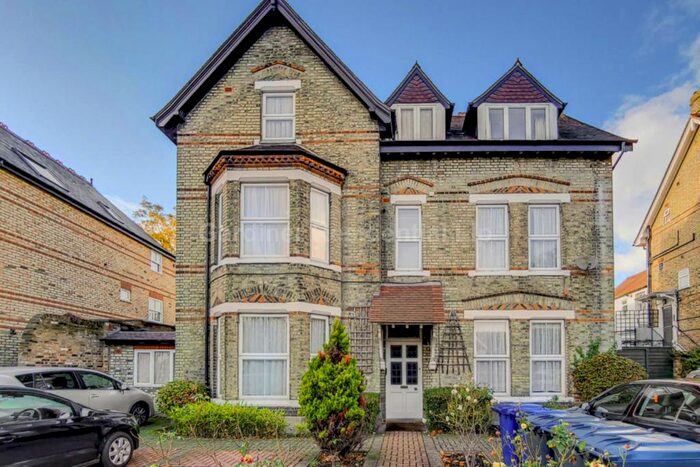 2 Bedroom Flat To Rent In Warwick Road, Ealing, W5