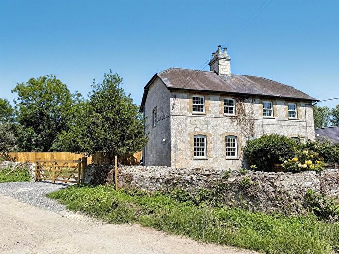 3 Bedroom Semi-Detached House To Rent In Winterborne Monkton, Dorchester, DT2