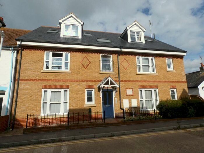 2 Bedroom Apartment To Rent In Harwich Street, Whitstable, CT5