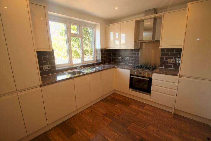 2 Bedroom Apartment To Rent In Addiscombe Road, Croydon, CR0