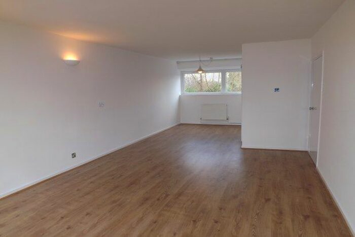 2 Bedroom Flat To Rent In Gilmerton Court, Cambridge, CB2