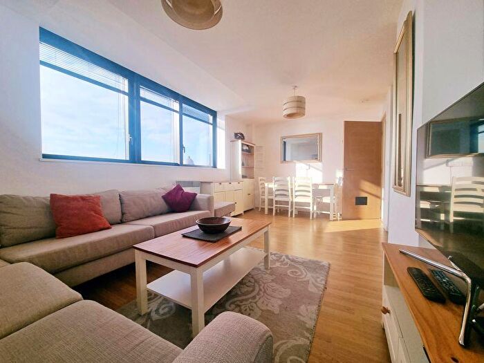 2 Bedroom Apartment To Rent In Mann Island, Liverpool, L3