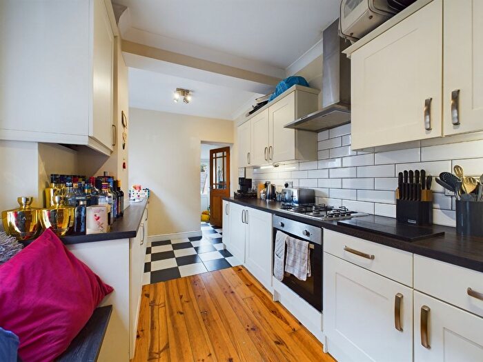 3 Bedroom Terraced House For Sale In Wycliffe Road, Abington, Northampton, NN1