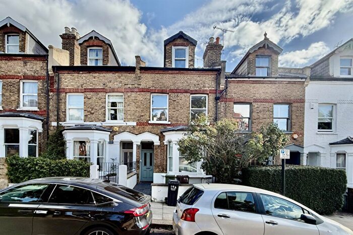 3 Bedroom Flat To Rent In Broomsleigh Street, Kilburn, NW6