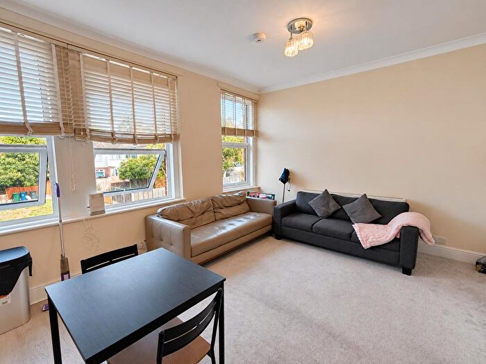 2 Bedroom Flat To Rent In Eversleigh Road, Finchley, N3