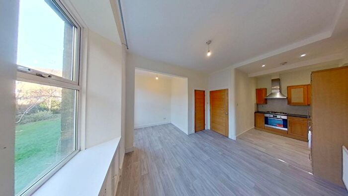 2 Bedroom Flat To Rent In Dalgety Avenue, Meadowbank, Edinburgh, EH7