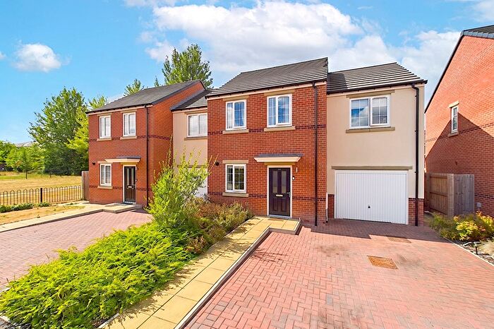 3 Bedroom Semi Detached House For Sale In Stublowe Place, York, North Yorkshire, YO10