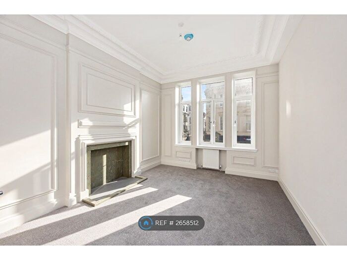 2 Bedroom Flat To Rent In West Street, Brighton, BN1