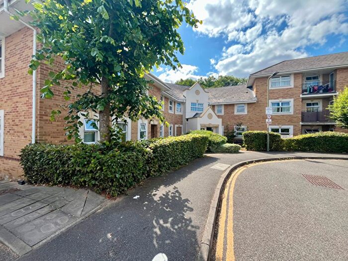 2 Bedroom Flat To Rent In International Way, Sunbury-On-Thames, TW16