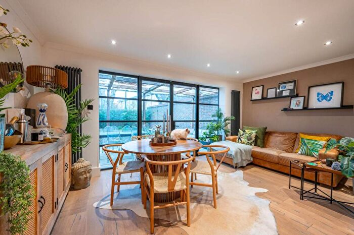 3 Bedroom End Of Terrace House For Sale In Jenkins Road, Plaistow, London, E13