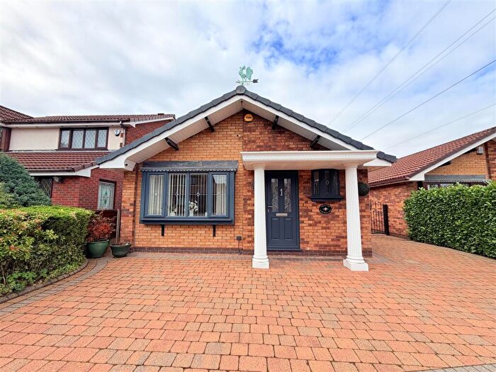 2 Bedroom Detached Bungalow For Sale In Gate Keeper Fold, Ashton-Under-Lyne, OL7