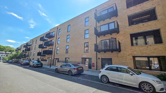 2 Bedroom Apartment For Sale In Flat Finlay Court, Brumwell Avenue, Woolwich, SE18