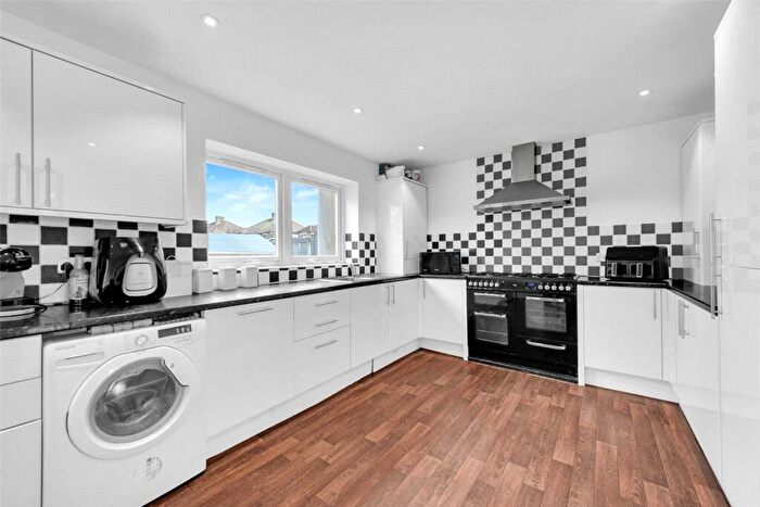 5 Bedroom Semi Detached House For Sale In Eversley Avenue, Bexleyheath, DA7