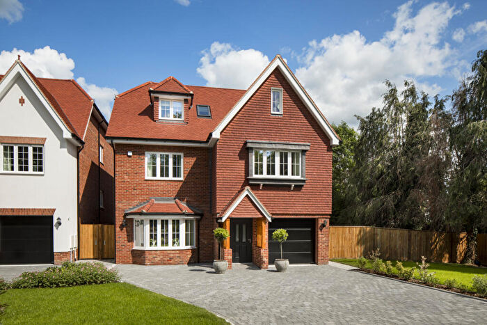 5 Bedroom Detached House For Sale In Kings Green, Hall Lane, RM14