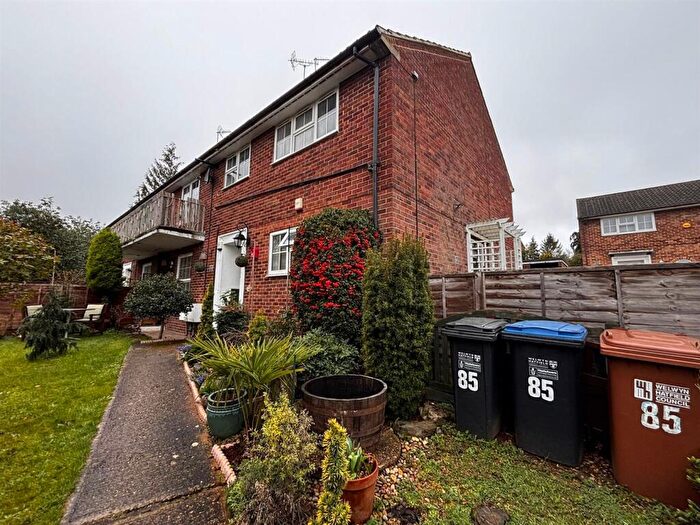 2 Bedroom Maisonette For Sale In Haldens, Welwyn Garden City, AL7