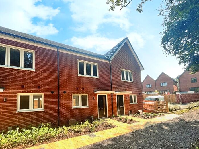 2 Bedroom End Of Terrace House To Rent In Ragged Robin Close, Curbridge, SO30