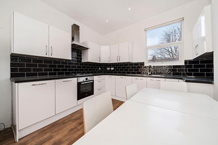 3 Bedroom Flat For Sale In Huddlestone Road, London, NW2