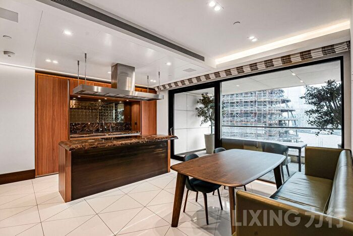 4 Bedroom Flat To Rent In One Tower Bridge, Crown Square, London Bridge, SE1