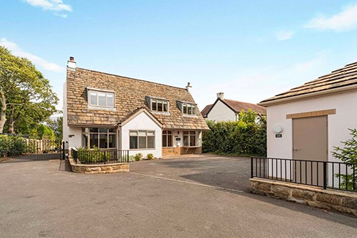 5 Bedroom Detached House For Sale In Haigh Moor Road, Wakefield, WF3