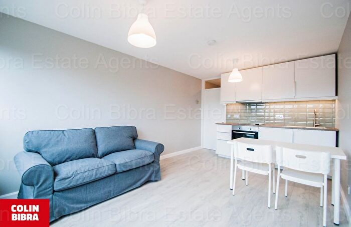 1 Bedroom Flat To Rent In Fairlea Place, Ealing, W5