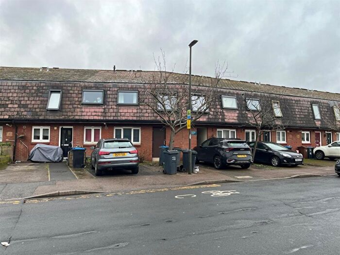 1 Bedroom Flat To Rent In East Road, South Wimbledon, SW19