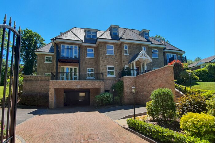 2 Bedroom Apartment To Rent In South Park, Gerrards Cross, SL9
