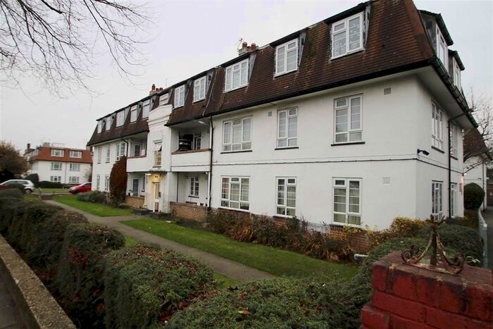 2 Bedroom Flat To Rent In Grosvenor Court, London Road, Morden SM4
