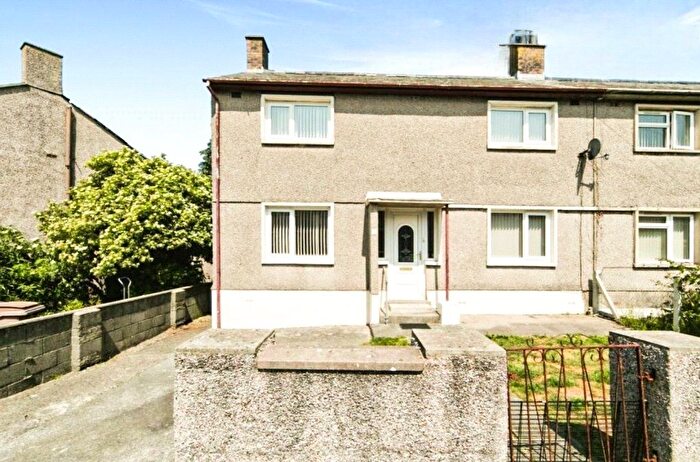 3 Bedroom Semi-Detached House For Sale In Ffordd Wern, Caernarfon, Gwynedd, LL55