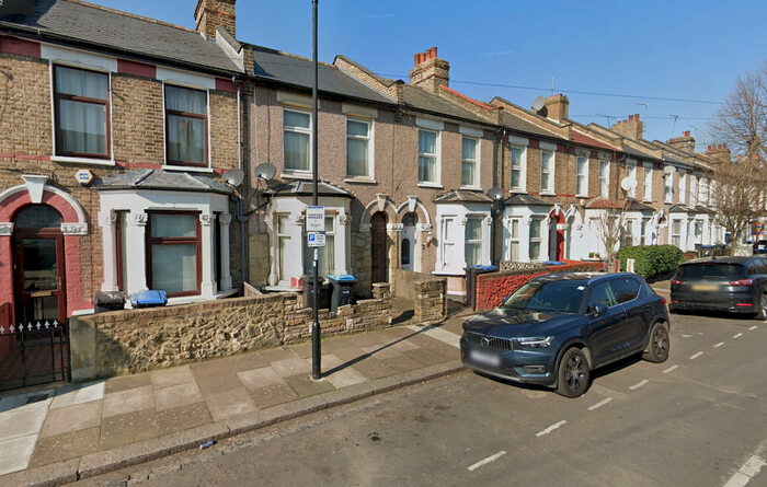 3 Bedroom Terraced House To Rent In Hawthorn Road, London, N18