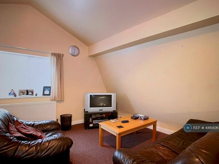 1 Bedroom Flat To Rent In Coach House, Bradford, BD2