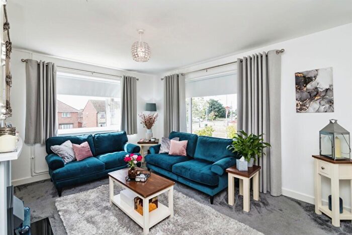 2 Bedroom Detached Bungalow For Sale In Oulton Road, Lowestoft, NR32