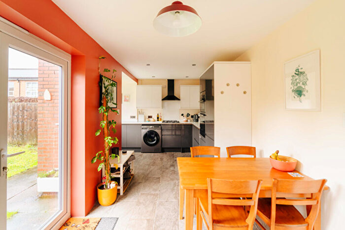 3 Bedroom Semi Detached House For Sale In Sheridan Road, Bristol, BS7