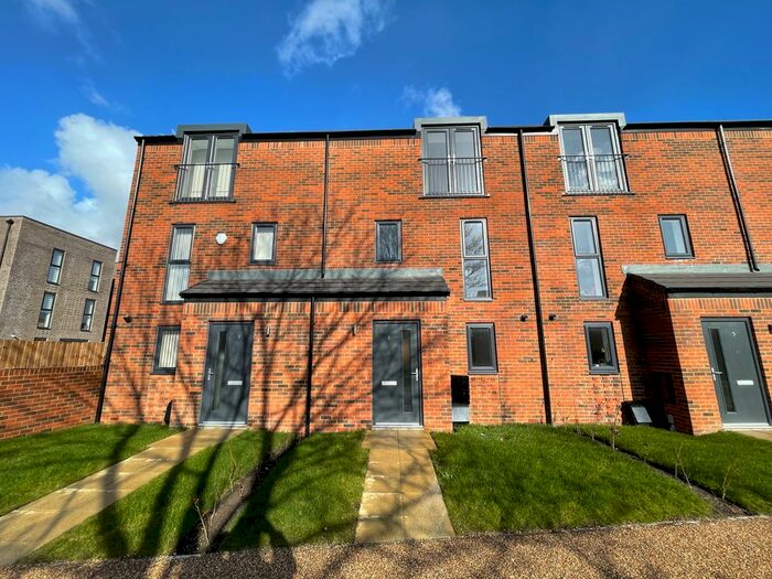 3 Bedroom Town House To Rent In Castle Irwell, Shergar Way, Salford, M6