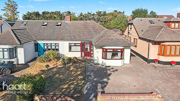 3 Bedroom Bungalow For Sale In Beltinge Road, Romford, RM3