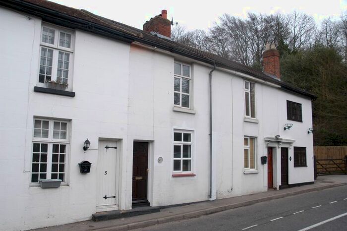 2 Bedroom Property To Rent In Bearsted Road, Weavering, Maidstone, ME14