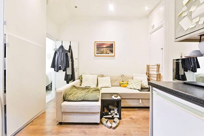 Studio To Rent In Finborough Road, Earls Court, London, SW10