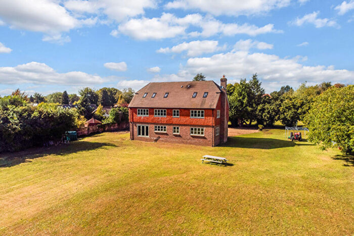 5 Bedroom Detached House For Sale In Blackberry Lane, Four Marks, GU34