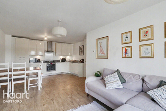 2 Bedroom Apartment For Sale In Rainbow Road, Erith, DA8