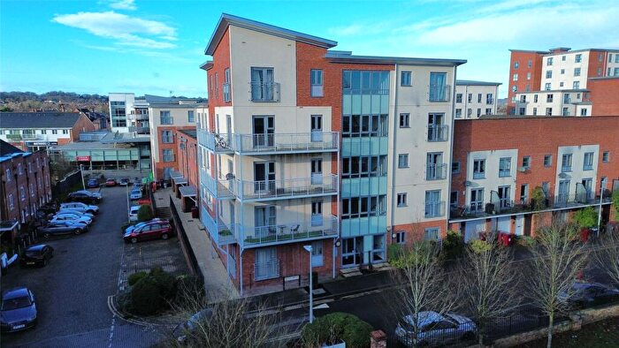 2 Bedroom Apartment For Sale In Battle Square, Reading, Berkshire, RG30
