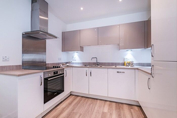 3 Bedroom Flat To Rent In Rolfe Terrace, London, SE18